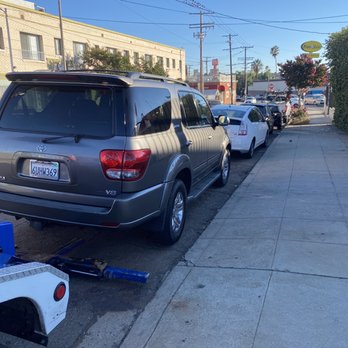 JB Towing - Car getting towed - Towing Near Me - Los Angeles, California JB Towing - Car getting towed - Towing Near Me - Los Angeles, California