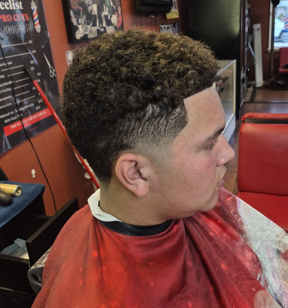 All Pro Cuts Logo