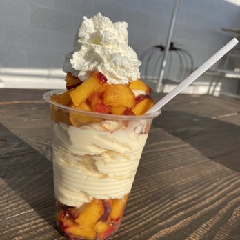 Burgess Orchards - Peach sundae - Pick Your Own Farms Near Me - Alpine, Utah