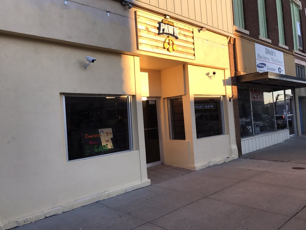 EMPORIA PAWN Updated April 2024 322 Commercial St, Emporia, Kansas