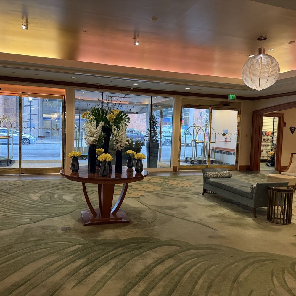 Seaport - Lobby - Hotels Near Me - Boston, Massachusetts Seaport - Lobby - Hotels Near Me - Boston, Massachusetts