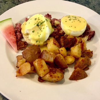 B&M’s Grill - Irish egg Benedict - Breakfast & Brunch Near Me - Revere, Massachusetts B&M’s Grill - Irish egg Benedict - Breakfast & Brunch Near Me - Revere, Massachusetts
