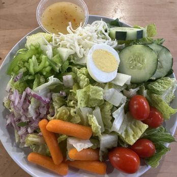 The Landing With Pizza 9 - Garden Salad - Beer Bar Near Me - Albuquerque, New Mexico The Landing With Pizza 9 - Garden Salad - Beer Bar Near Me - Albuquerque, New Mexico