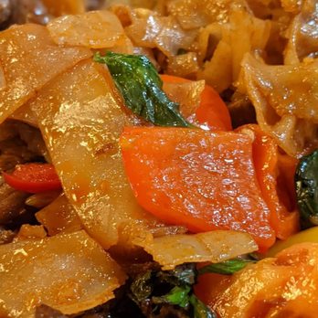Kin Long Beach - Drunken Noodles - Thai Near Me - Long Beach, California