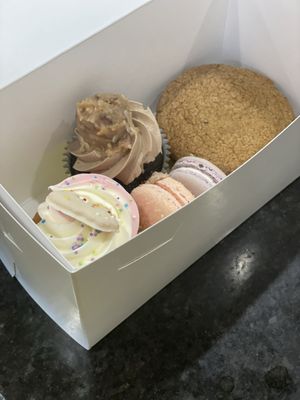 Becca Cakes by null