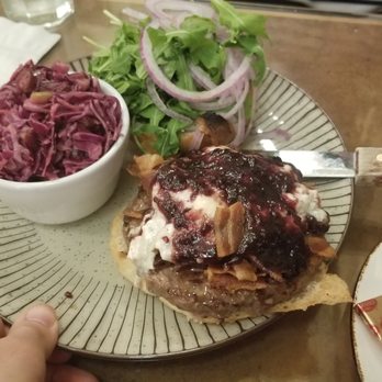 Linn's Restaurant - Olallieberry Burger - American Near Me - Cambria, California