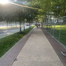 Walk to museum Walk to museum