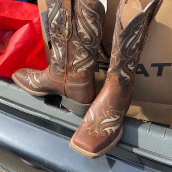 Ariat Outlet - Shoe Stores Near Me - San Diego, California Ariat Outlet - Shoe Stores Near Me - San Diego, California