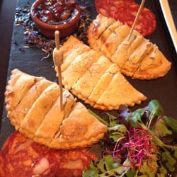 La Boca - Empanadas au thon ou bœuf-mozza