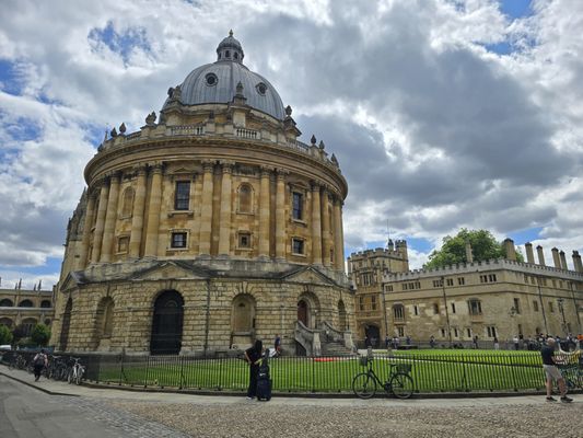 Radcliffe Camera by null