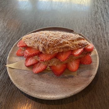 Tout Suite - Strawberries and Creme Croissant - Cafes Near Me - Houston, Texas