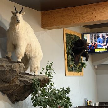 Alaskan Burger & Brew - Decor - Burgers Near Me - Anchorage, Alaska Alaskan Burger & Brew - Decor - Burgers Near Me - Anchorage, Alaska