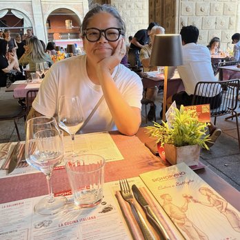Signorvino - Wine Bars Near Me - Bologna, BO