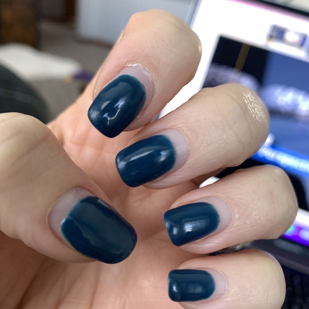 Creative Nail Spa - 4 weeks after manicure. Tracy is a magician - Nail Salons Near Me - East Lansing, Michigan