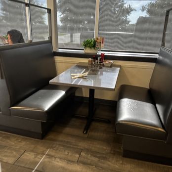 Leo's Brunch House - Seating - Breakfast & Brunch Near Me - Carrollton , Texas Leo's Brunch House - Seating - Breakfast & Brunch Near Me - Carrollton , Texas