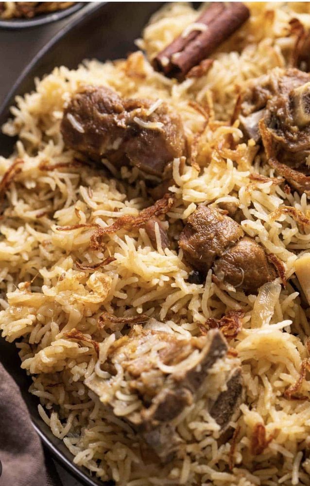 University Halal Market Logo