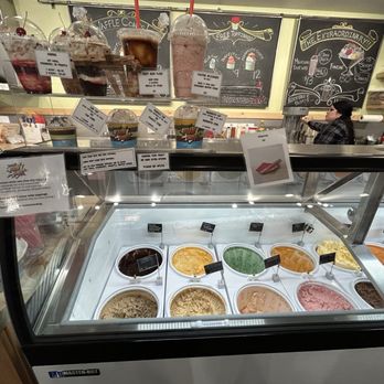 Mammoth Fun Shop - Ice cream - Toy Stores Near Me - Mammoth Lakes, California