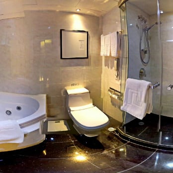 富豪機場酒店 - Suite's bath room with jacuzzi tub - Hotels Near Me - Hong Kong, HK 富豪機場酒店 - Suite's bath room with jacuzzi tub - Hotels Near Me - Hong Kong, HK