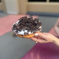 Voodoo Doughnut - Dirt donut