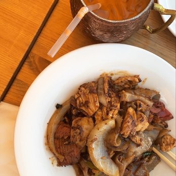 Kin'd - Chicken drunken noodle & thai iced tea - Thai Near Me - Fresh Meadows, New York