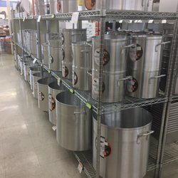 Wasserstrom - Pots galore