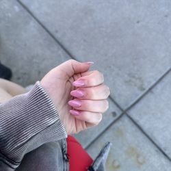 The Nail Lounge - Pink nails