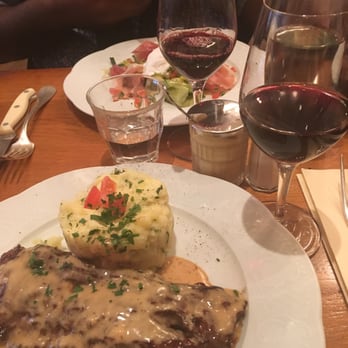 Bistrot Richelieu - veal special. - French Near Me - Paris, 01 Bistrot Richelieu - veal special. - French Near Me - Paris, 01
