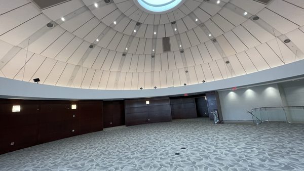 Ronald Reagan Building and International Trade Center Food Court by null