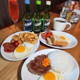 Love their breakfast and can't beat $10.99 restaurant vibe was pretty cool too!