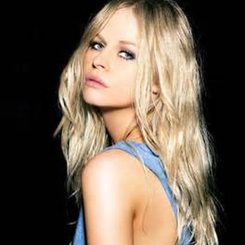Janelle Varada Hair Studio - Full set of Balayage and a Lipgloss Glaze - Hair Stylists Near Me - Altadena, California Janelle Varada Hair Studio - Full set of Balayage and a Lipgloss Glaze - Hair Stylists Near Me - Altadena, California