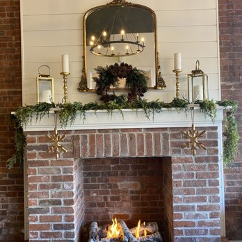 The Assembly Room - So warm and cozy! - Food Court Near Me - New Britain, Connecticut