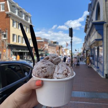 Annapolis Ice Cream - a hand holding a cup of ice cream - Ice Cream & Frozen Yogurt Near Me - Annapolis, Maryland