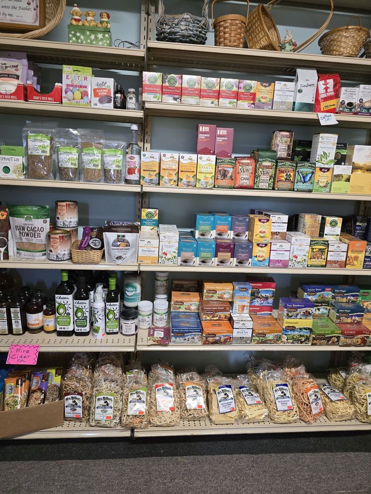 Country Cupboard Natural Food Market Logo