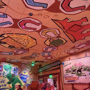Woody's Lunch Box - Sandwiches Near Me - Lake Buena Vista, Florida