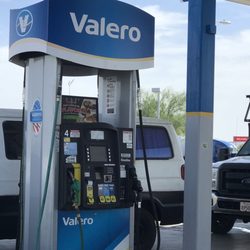 Valero - Pump
