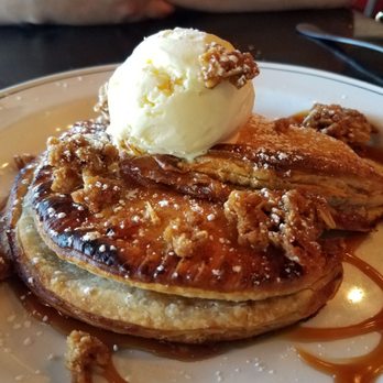 Maxie's - Hand apple pies. Really good dough. Too little filling - Southern Near Me - Milwaukee, Wisconsin Maxie's - Hand apple pies. Really good dough. Too little filling - Southern Near Me - Milwaukee, Wisconsin