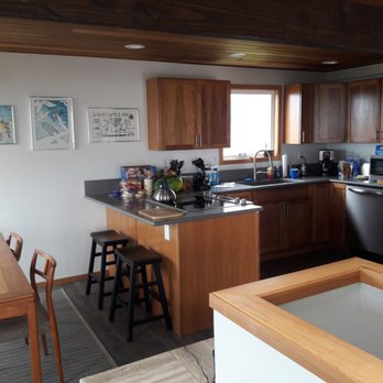 Beachcomber Vacation Homes - Kitchen view - Vacation Rentals Near Me - Cannon Beach, Oregon
