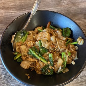 Soi 30th - Shrimp Pad See Ew - Thai Near Me - San Diego, California Soi 30th - Shrimp Pad See Ew - Thai Near Me - San Diego, California
