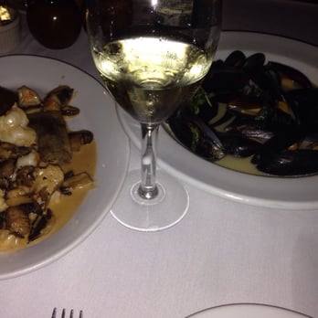 Dante's Ristorante - Mussels in white wine sauce and wild mushroom ravioli, so so good! - Pizza Near Me - Mendham, New Jersey Dante's Ristorante - Mussels in white wine sauce and wild mushroom ravioli, so so good! - Pizza Near Me - Mendham, New Jersey