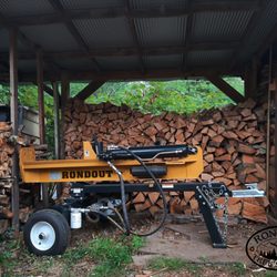 Rondout Tree Service - 25 Ton Log Splitter Rental starts at $65 Per Day or, hire us to operate the Splitter for you at $200 Per Day. We offer Free Delivery