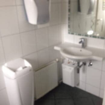 Stadtwirt - Damentoilette...alles vorhanden und sauber - Austrian Near Me - Schärding, 4