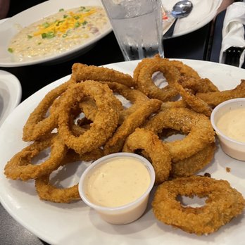 Maple Leaf Diner - Onion Rings - American Near Me - Dallas, Texas