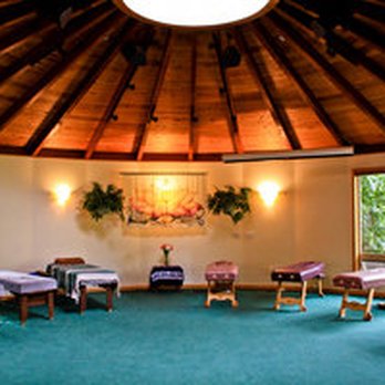 Hidden Springs Wellness Center - The skylight room is available for workshops and events and seats up to 80 participants. - Venues & Event Spaces Near Me - Ashland, Oregon Hidden Springs Wellness Center - The skylight room is available for workshops and events and seats up to 80 participants. - Venues & Event Spaces Near Me - Ashland, Oregon