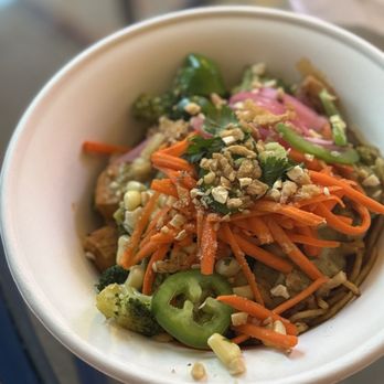 Zao Asian Cafe - Chicken bowl with noodles - Asian Fusion Near Me - South Jordan, Utah Zao Asian Cafe - Chicken bowl with noodles - Asian Fusion Near Me - South Jordan, Utah