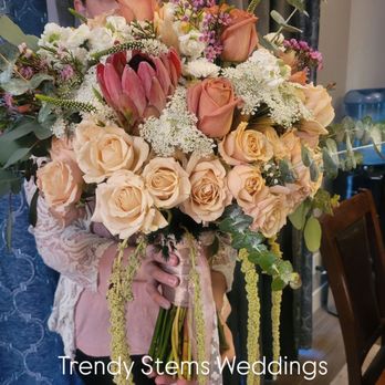 Trendy Stems - Florists Near Me - Ignacio, Colorado