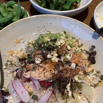 Vardo Restaurant - Salmon bowl - British Near Me - London, XGL Vardo Restaurant - Salmon bowl - British Near Me - London, XGL