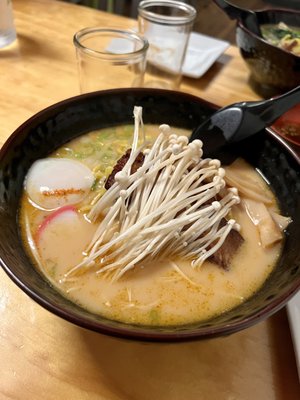 Sera's Ramen Enclave by null