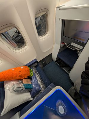 ANA (All Nippon Airways) by null