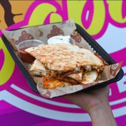 Sabor a Valencia - Quesadilla carne mechada