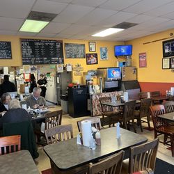 Adam's Smokehouse - Interior